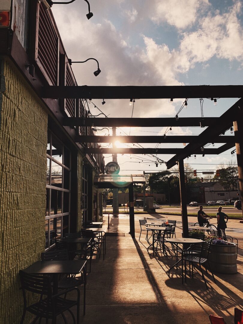 A commercial concrete patio in the Tulsa Oklahoma area complete with outdoor dining.